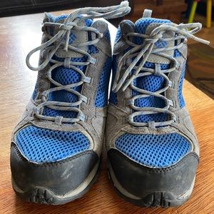 Columbia Boys Size 4 OmniGrip Hiking Boots